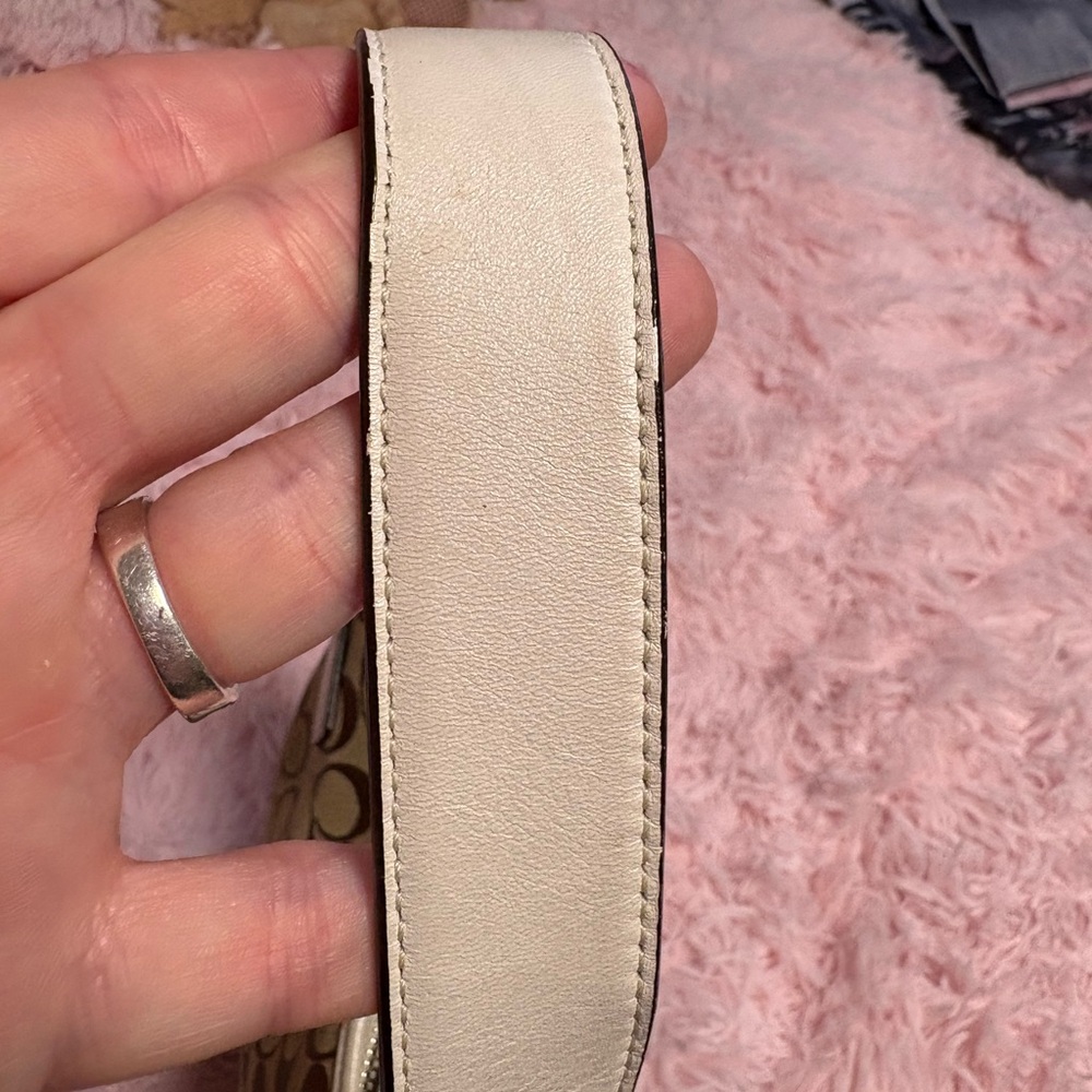 Signature Brown and White vintage Coach Soho shoulder Bag - Picture 5 of 10